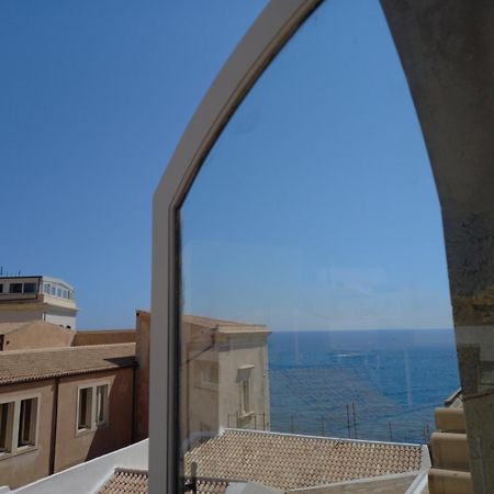 Lanterne Magiche Ortigia Suites Сиракуза Екстериор снимка