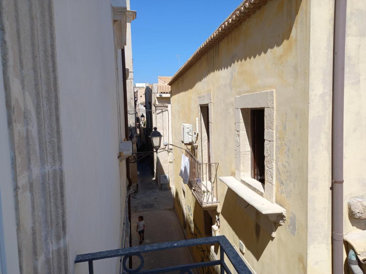 Lanterne Magiche Ortigia Suites Сиракуза Екстериор снимка