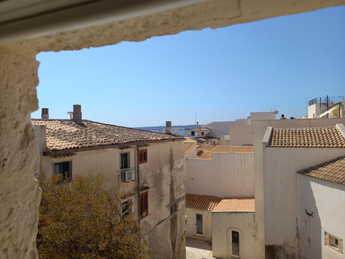 Lanterne Magiche Ortigia Suites Сиракуза Екстериор снимка