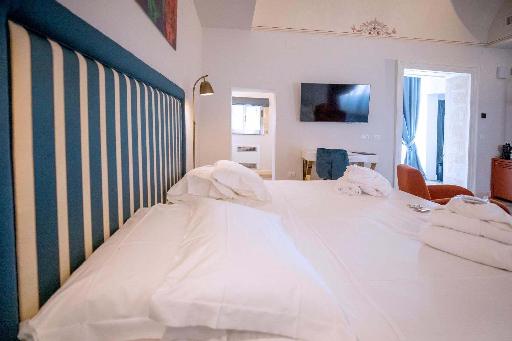 Lanterne Magiche Ortigia Suites Сиракуза Екстериор снимка