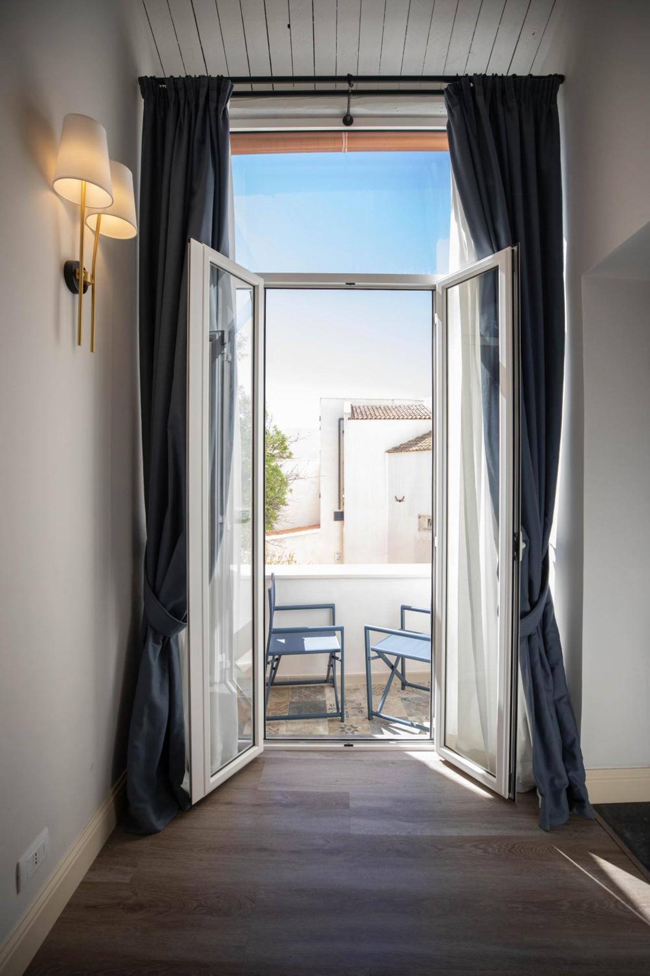 Lanterne Magiche Ortigia Suites Сиракуза Екстериор снимка